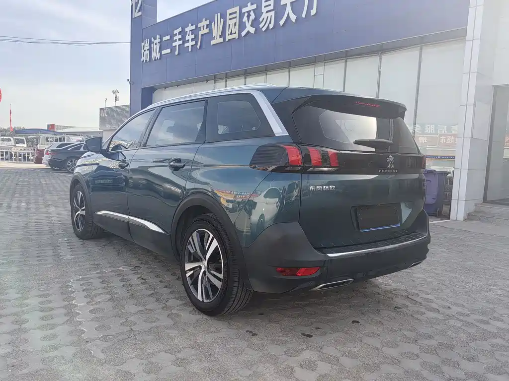 Peugeot 5008 2017 380THP 7 мест