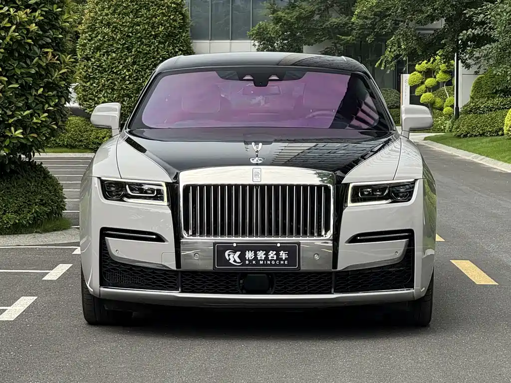 Rolls-Royce Ghost 6.7T Long Wheelbase Edition, фото 2