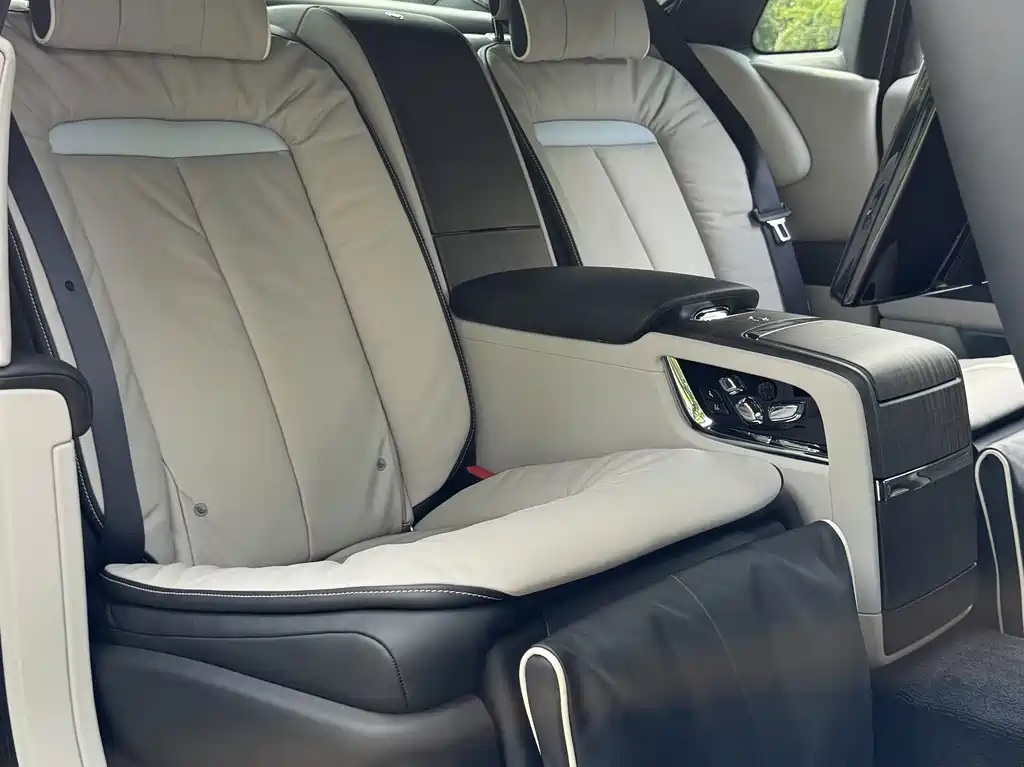Rolls-Royce Ghost 6.7T Long Wheelbase Edition, фото 22