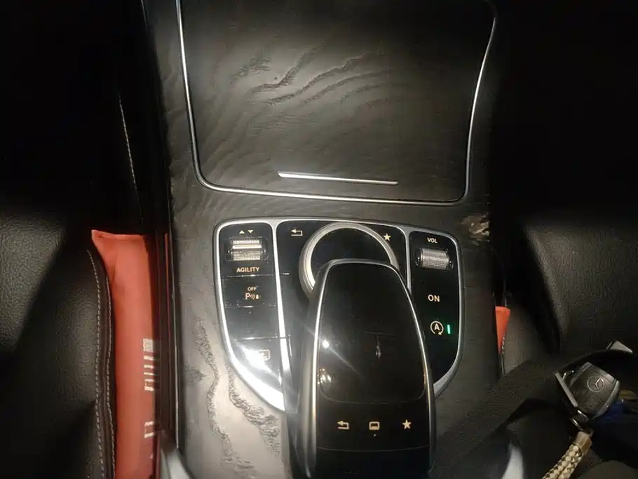 Mercedes-Benz C-Class — миниатюра 16