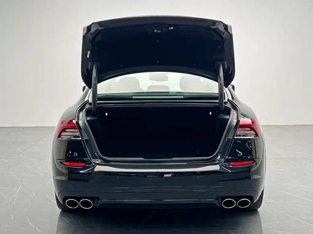 Maserati Quattroporte — миниатюра 9