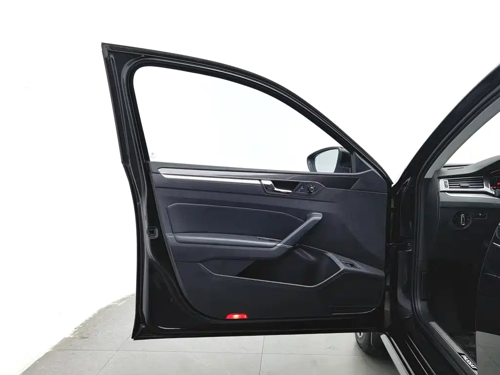 Volkswagen Passat — миниатюра 8