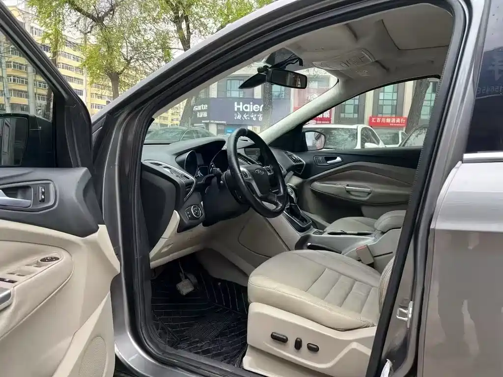 Ford Kuga — миниатюра 8