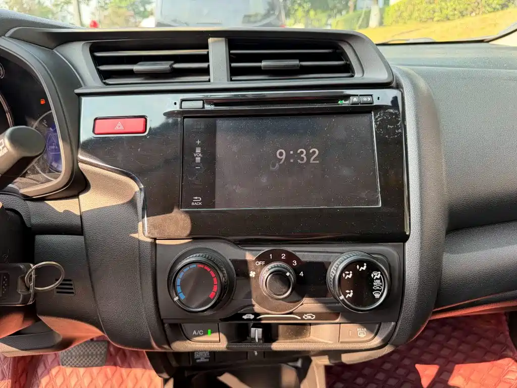 Honda Fit — миниатюра 10