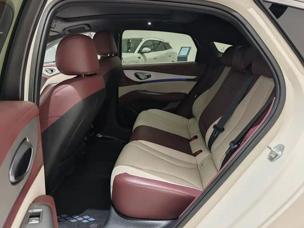BYD Seal 07 DM-i — миниатюра 11