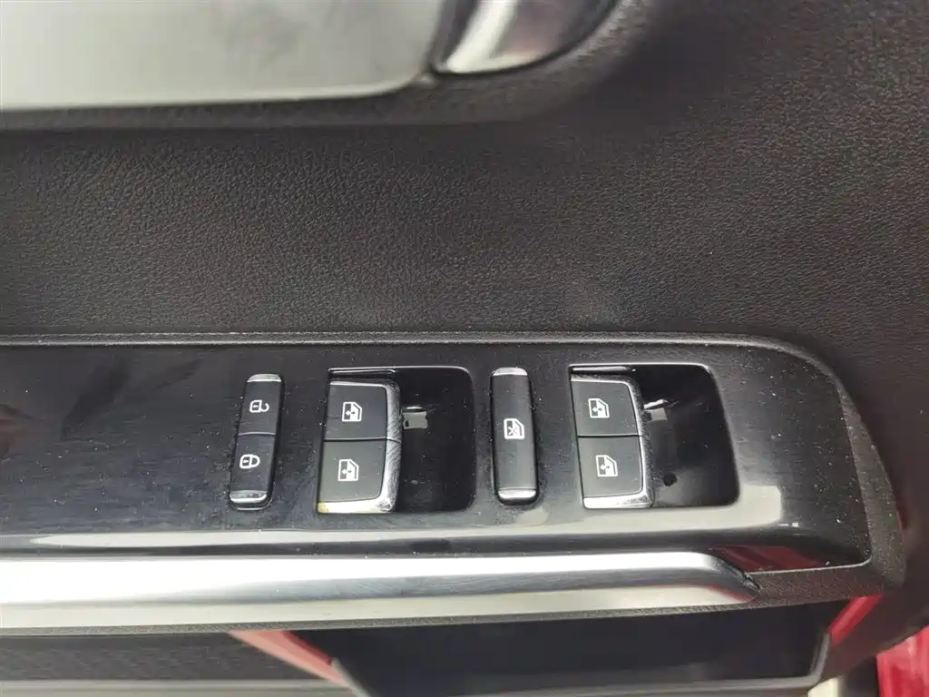 BAIC BJ40 2019 PLUS 2.3T MT Premium VI