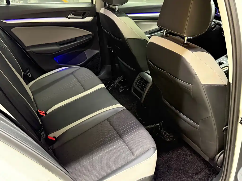 Volkswagen Golf — миниатюра 13