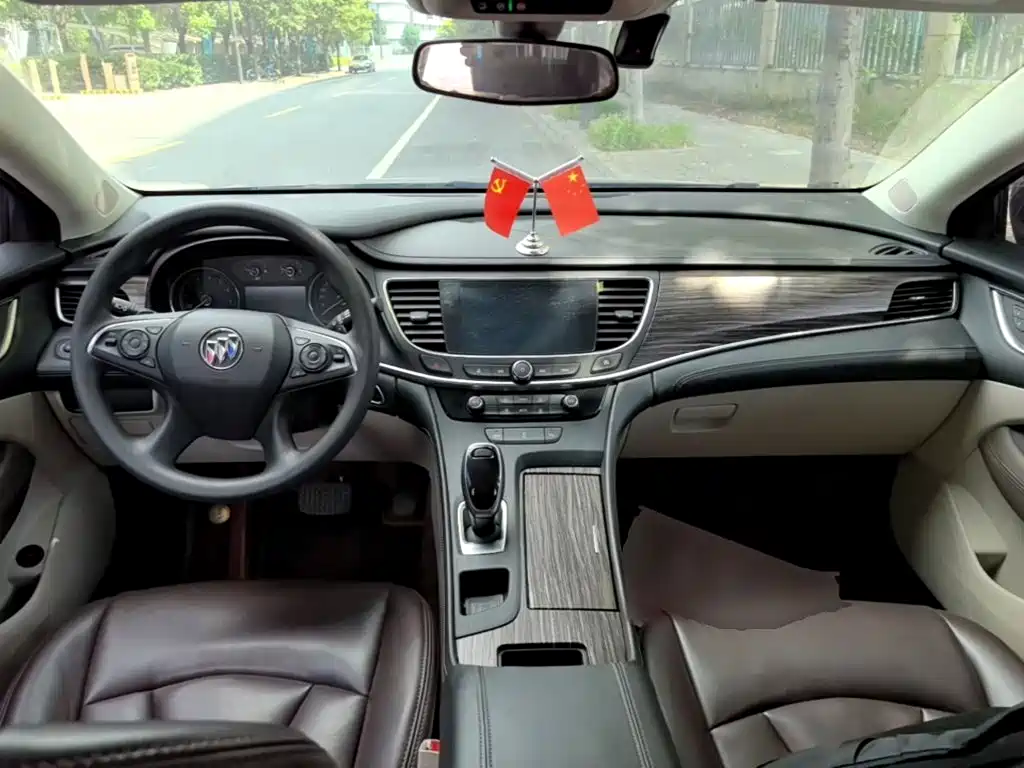 Buick LaCrosse — миниатюра 10