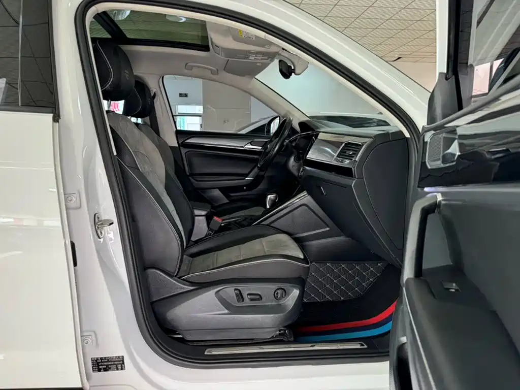 Volkswagen X — миниатюра 10