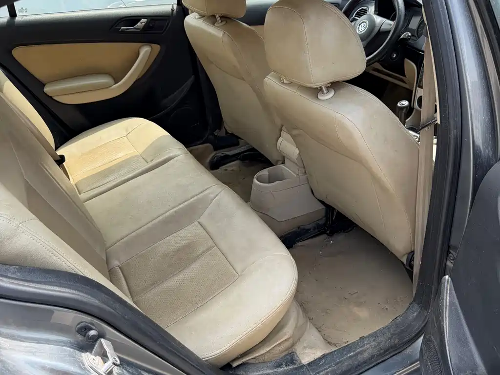 Volkswagen Lavida 2011 1.6L MT