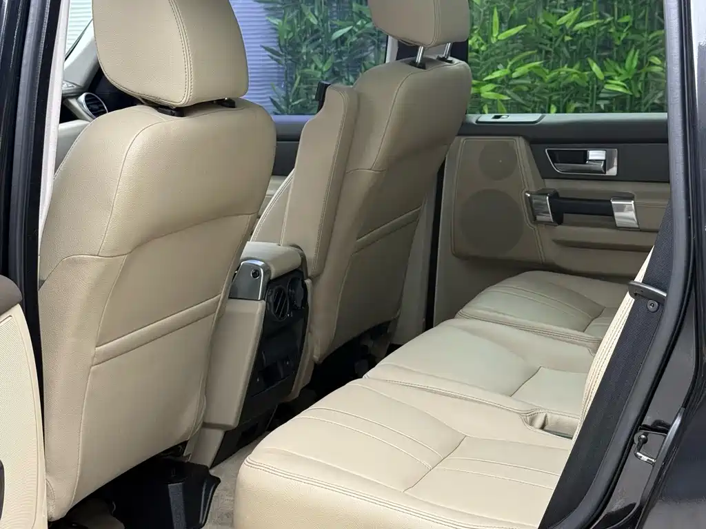 Land Rover Discovery — миниатюра 6