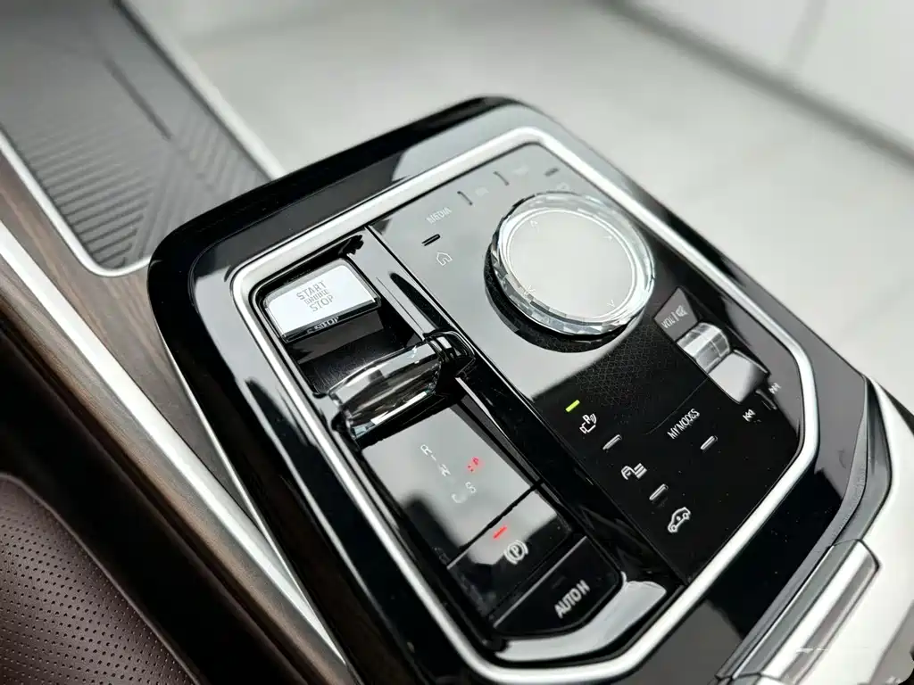 BMW 7 Series 7 2023 740Li Lead M Sport