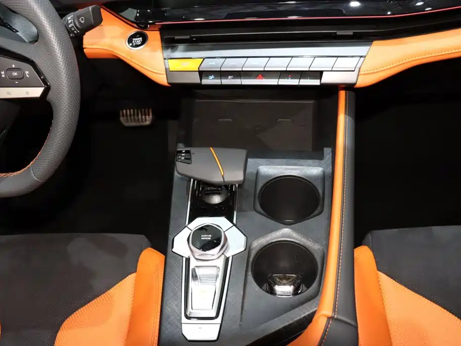 Changan UNI-V 2.0T Leader Speed Edition, фото 15