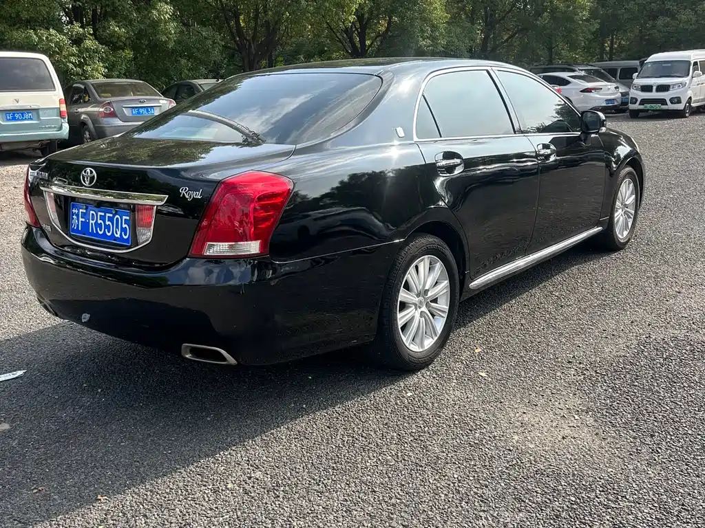 Toyota Crown 2011 2.5L Royal