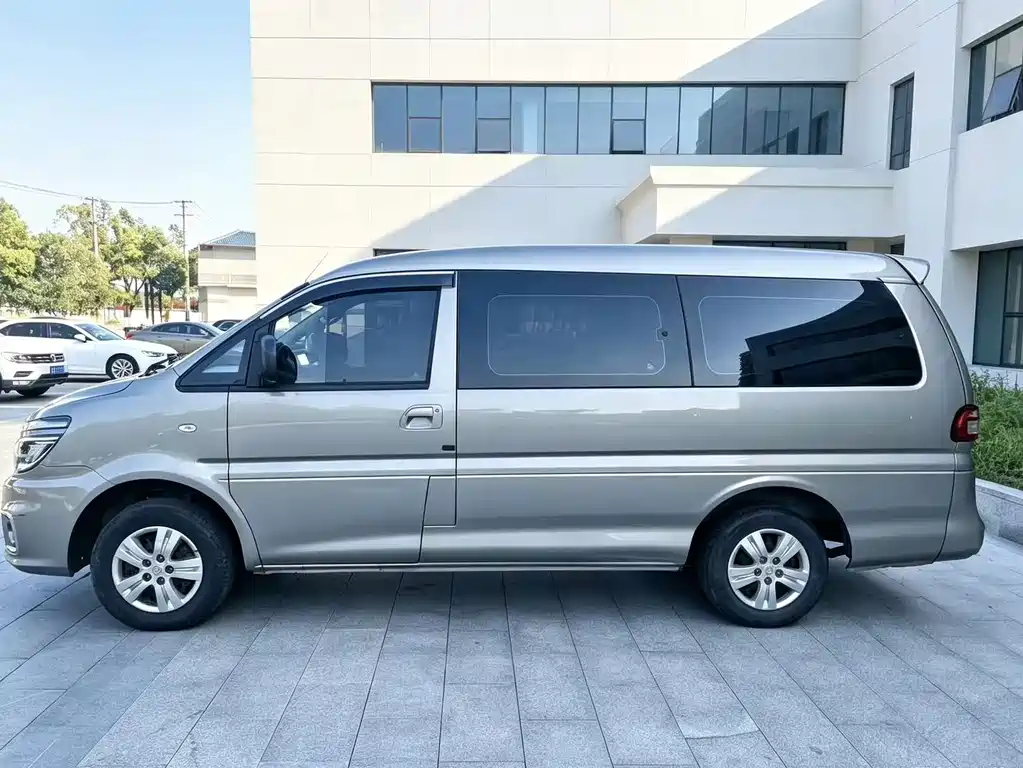 Forthing Lingzhi M5L 1.6L Basic Type 7 seats, фото 7