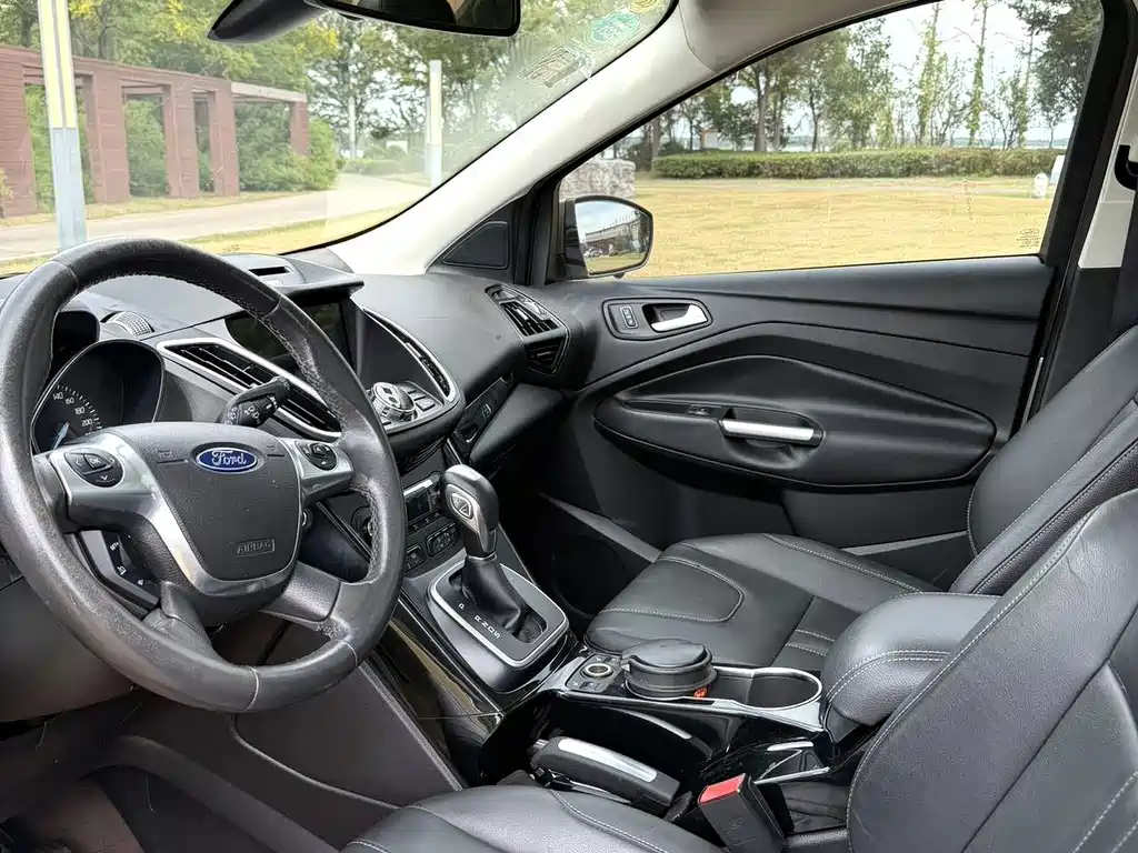 Ford Kuga — миниатюра 5