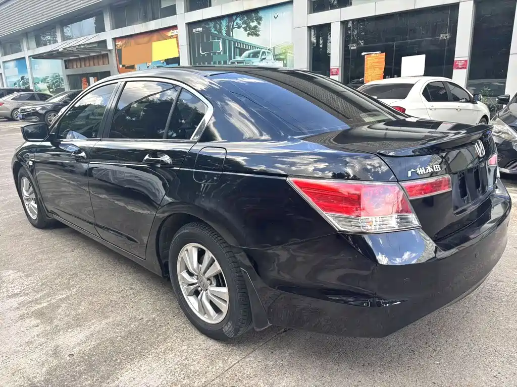 Honda Accord — миниатюра 6