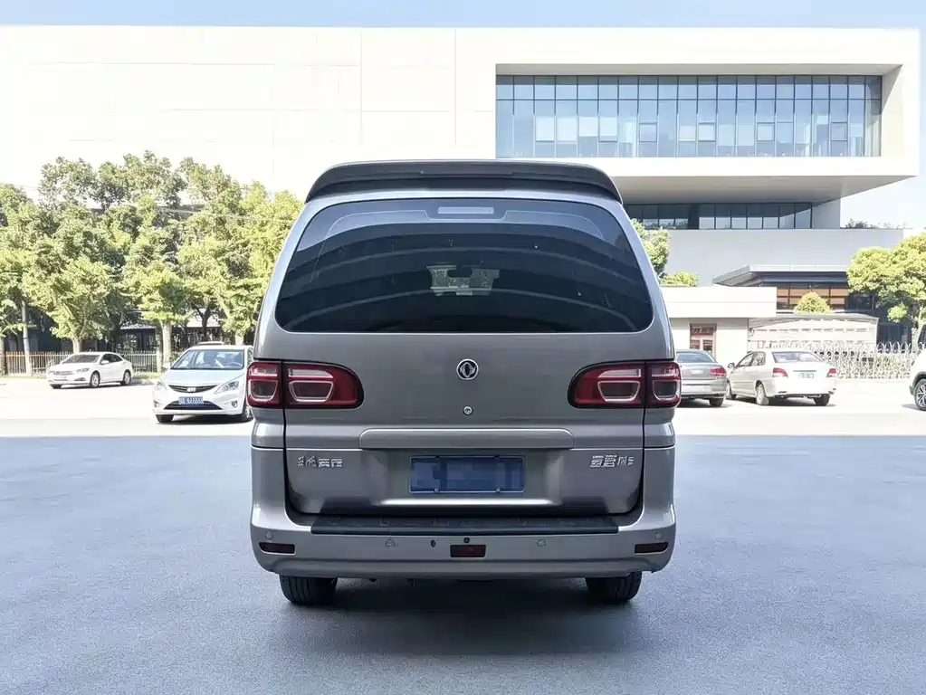 Forthing Lingzhi M5L 1.6L Basic Type 7 seats, фото 5