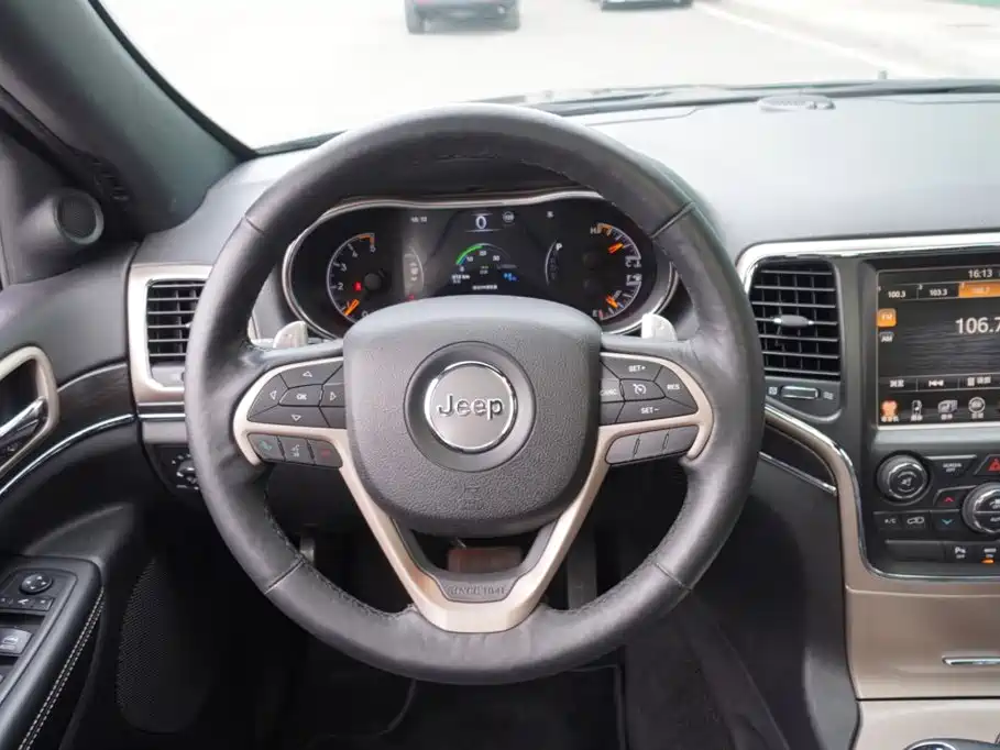 Jeep Grand Cherokee (Import) — миниатюра 5