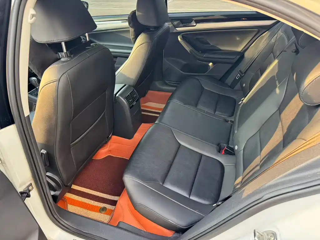 Volkswagen Sagitar — миниатюра 10