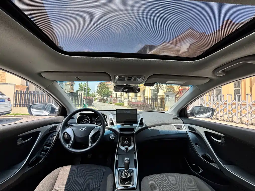 Hyundai Elantra Langdong — миниатюра 5
