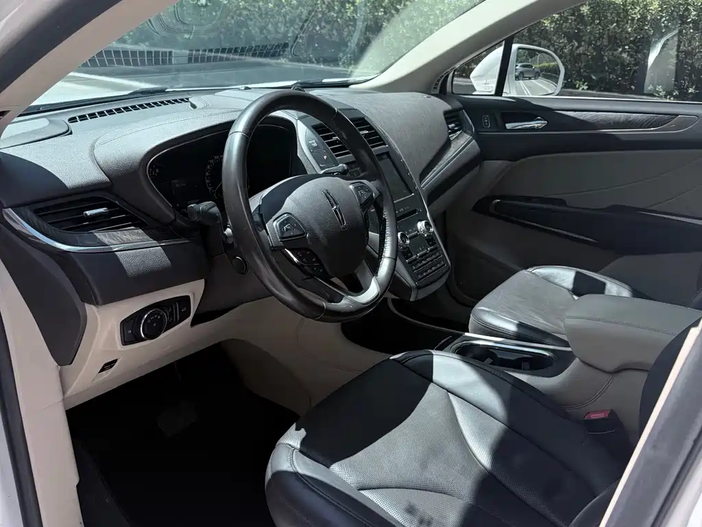 Lincoln MKC — миниатюра 4