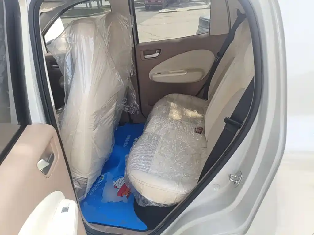 Wuling MINIEV — миниатюра 17