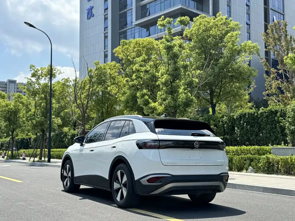 Volkswagen ID.4 X — миниатюра 2