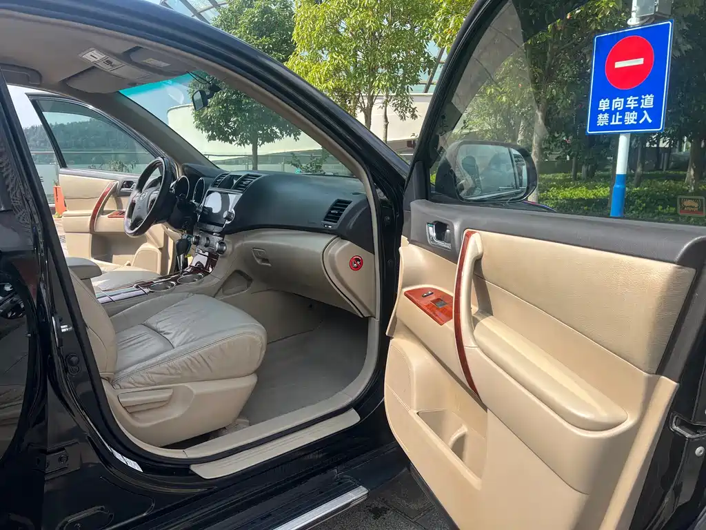 Toyota Highlander — миниатюра 6