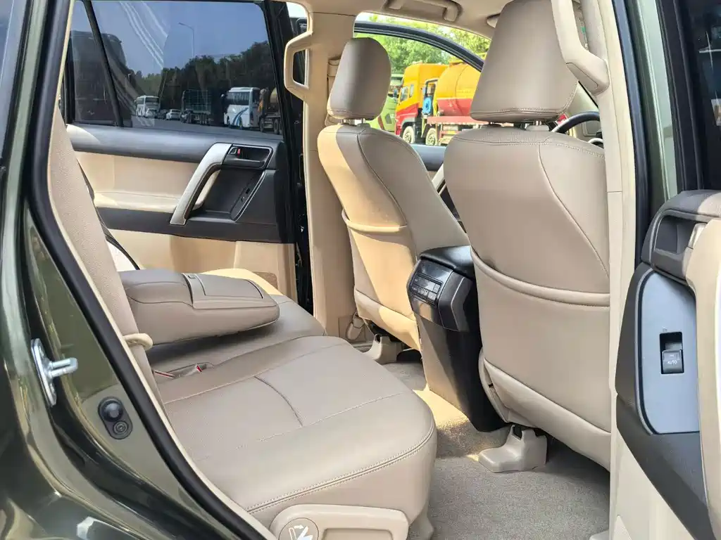 Toyota Prado (Import) — миниатюра 7
