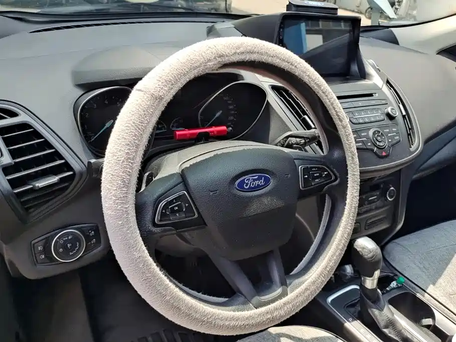 Ford Kuga — миниатюра 15