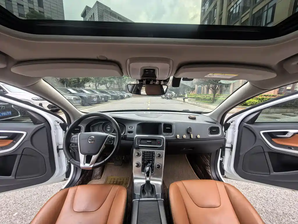 Volvo S60 — миниатюра 7