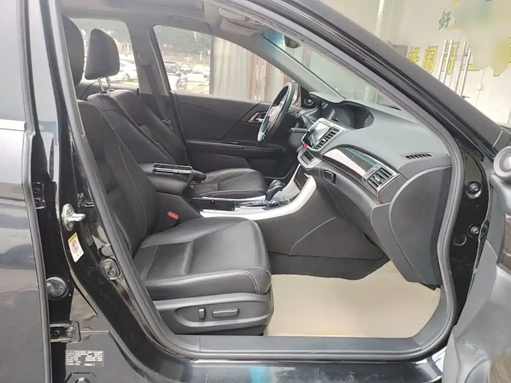 Honda Accord — миниатюра 25
