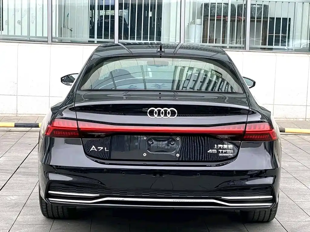 Audi A7L — миниатюра 7