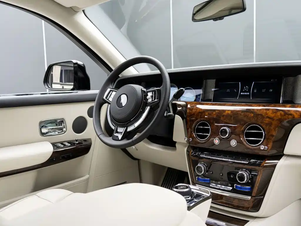 Rolls-Royce Phantom — миниатюра 25