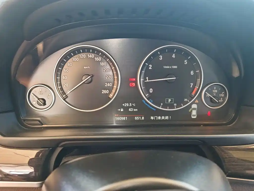BMW 5 Series — миниатюра 12