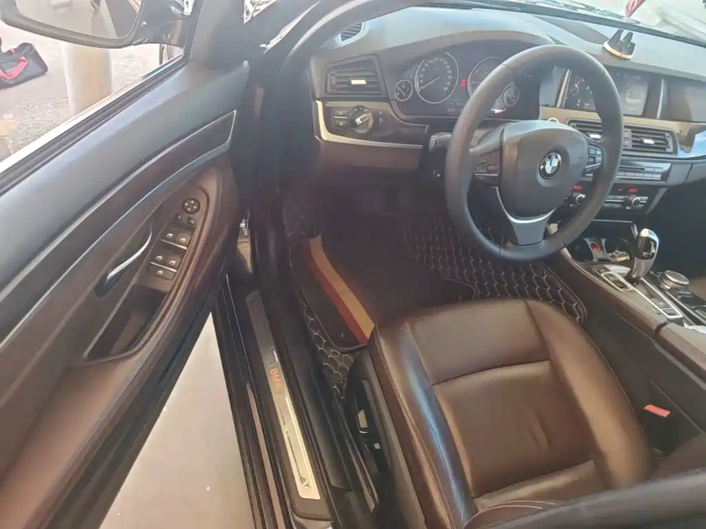 BMW 5 Series — миниатюра 16