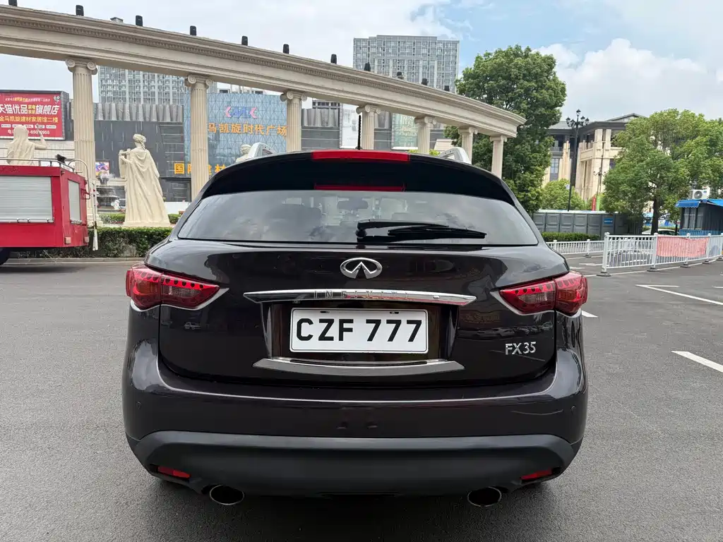 Infiniti FX — миниатюра 8