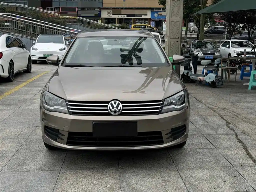 Volkswagen Bora 2013 1.6L MT Fashion