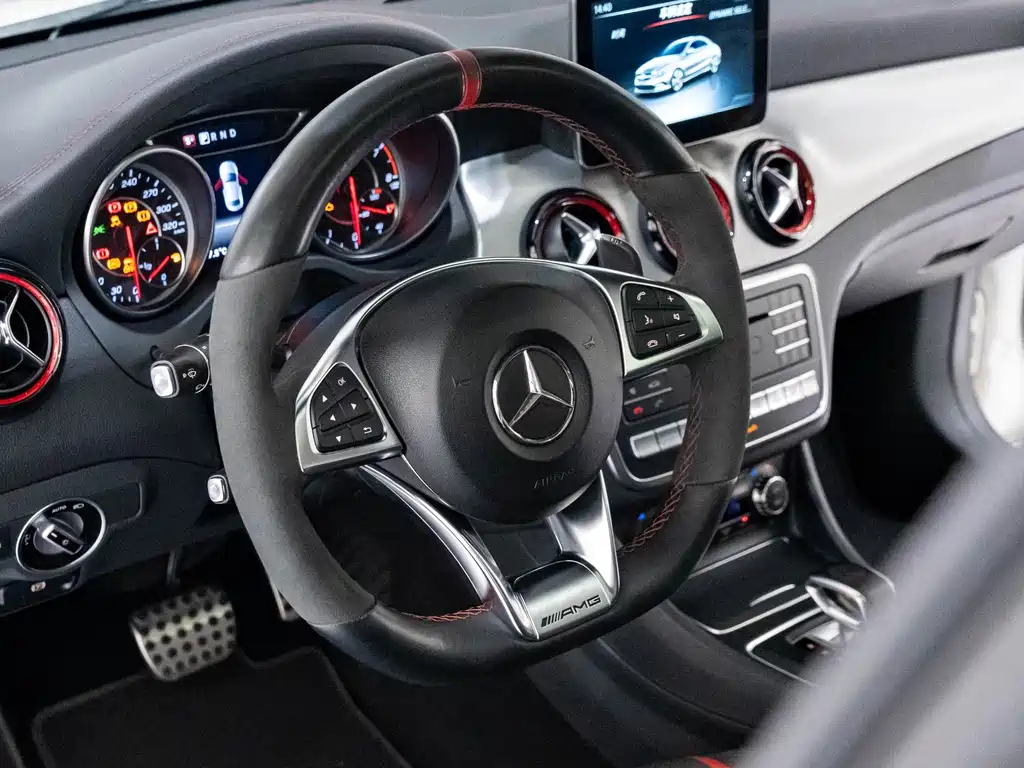 Mercedes-Benz CLA AMG — миниатюра 9