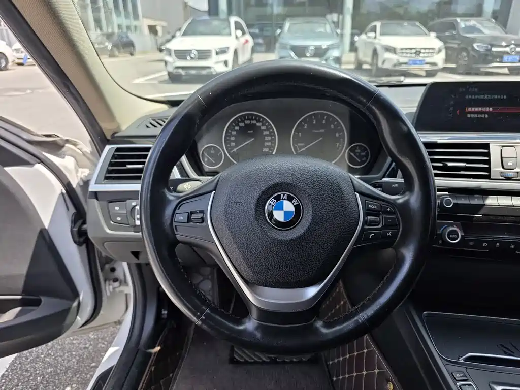 BMW 3 Series — миниатюра 10