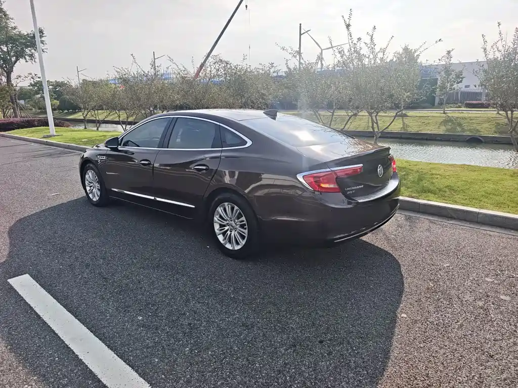 Buick LaCrosse — миниатюра 13