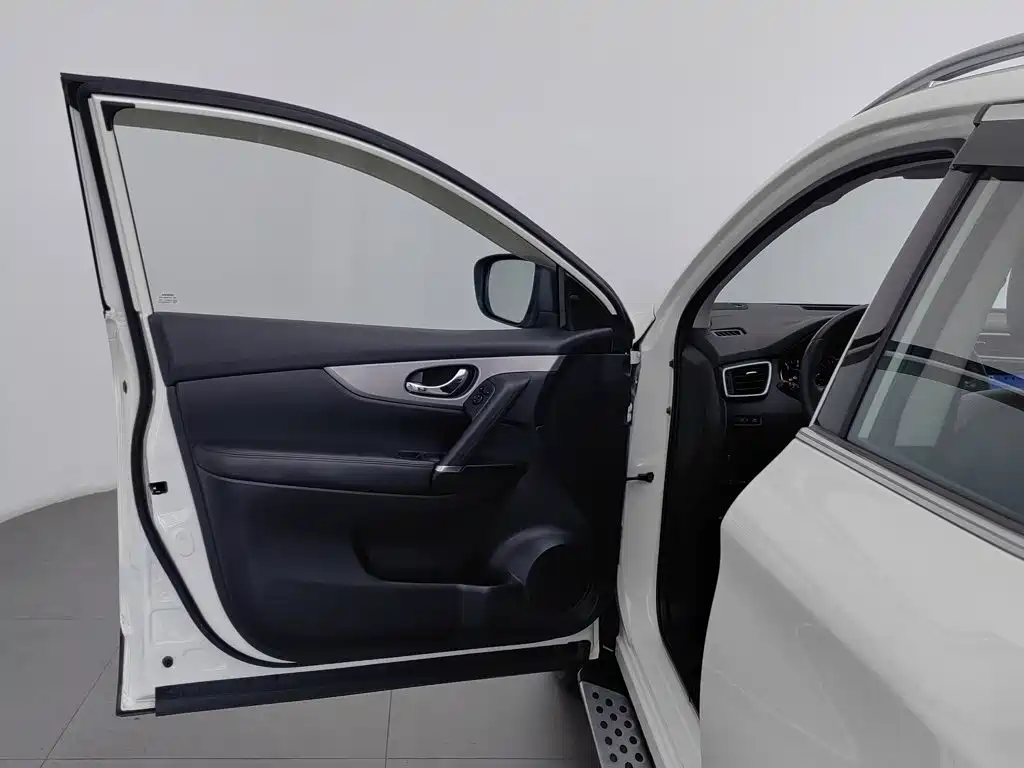 Nissan Qashqai — миниатюра 8