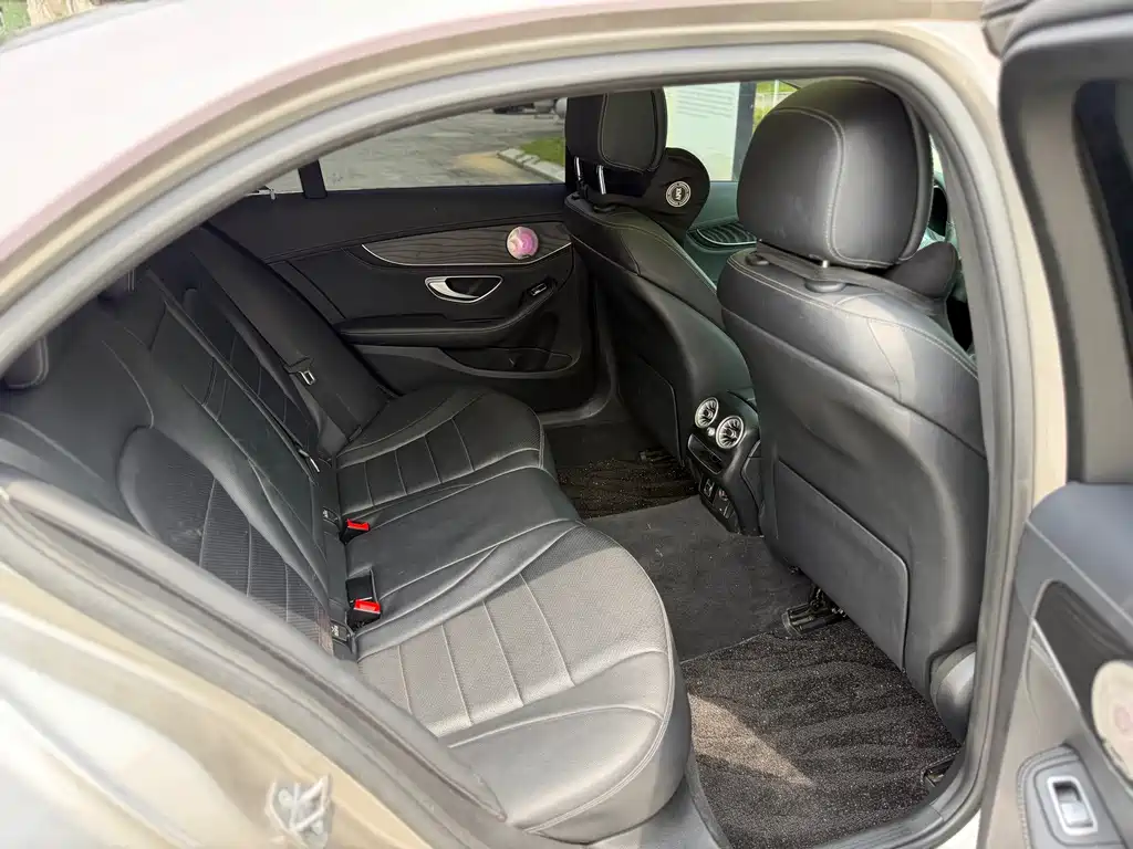 Mercedes-Benz C-Class — миниатюра 16