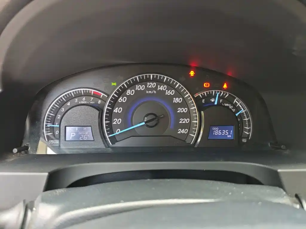 Toyota Camry — миниатюра 12