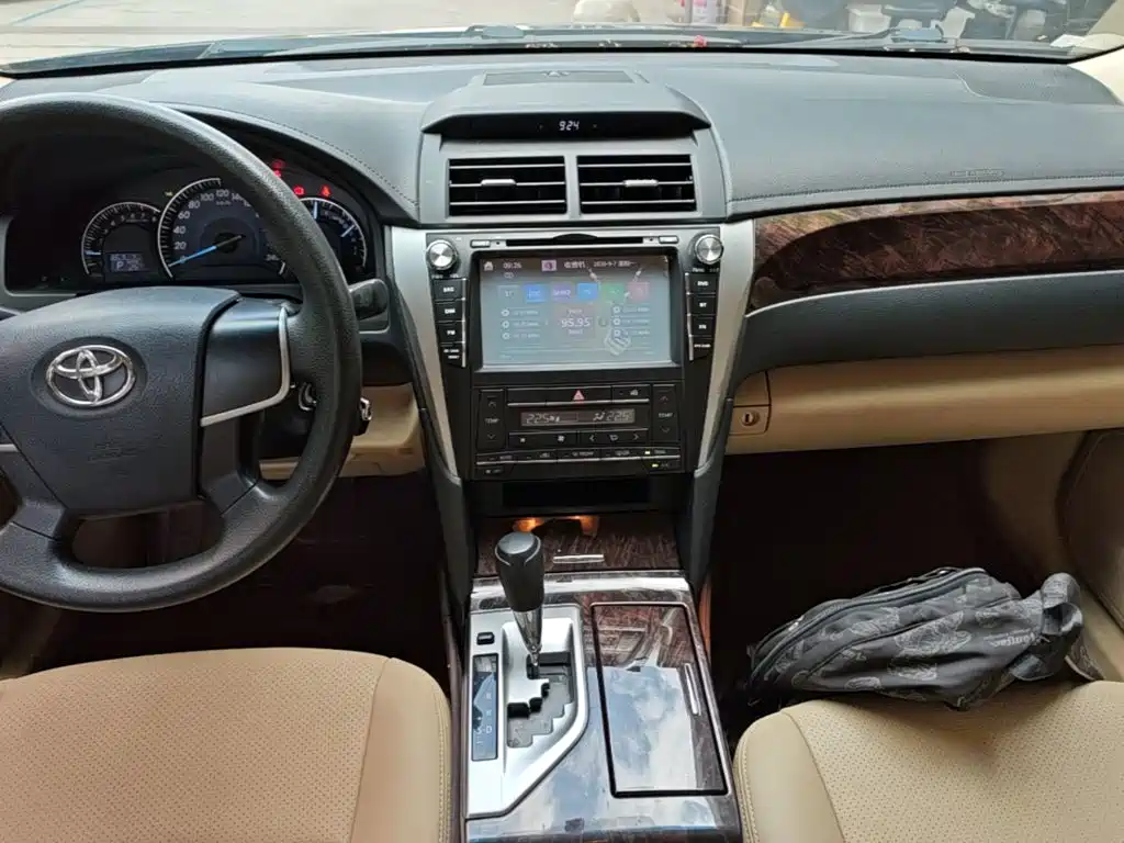 Toyota Camry — миниатюра 13