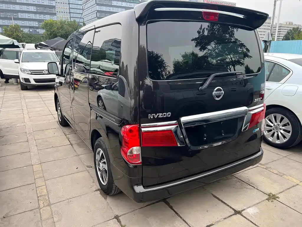 Nissan NV200 — миниатюра 5
