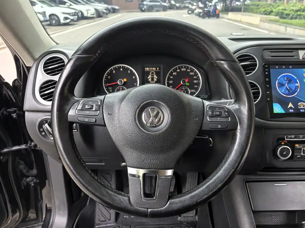 Volkswagen Tiguan — миниатюра 13