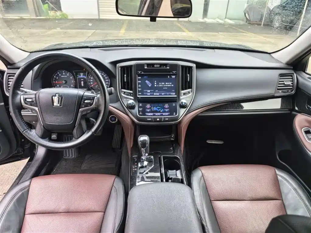 Toyota Crown 2018 2.0T Sport