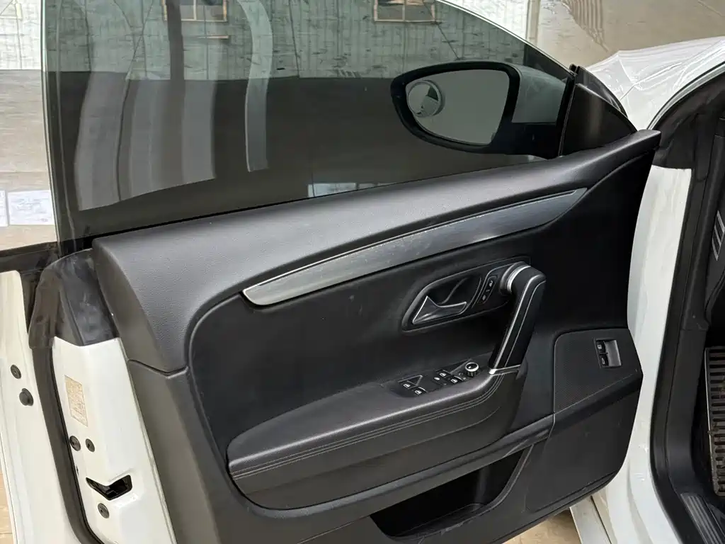 Volkswagen CC — миниатюра 8